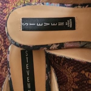 Steve Madden Embroidered Slides